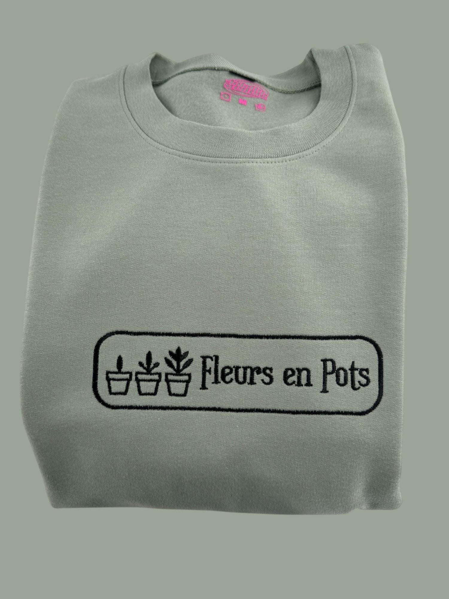 a t - shirt with the words fleurs en pots on it