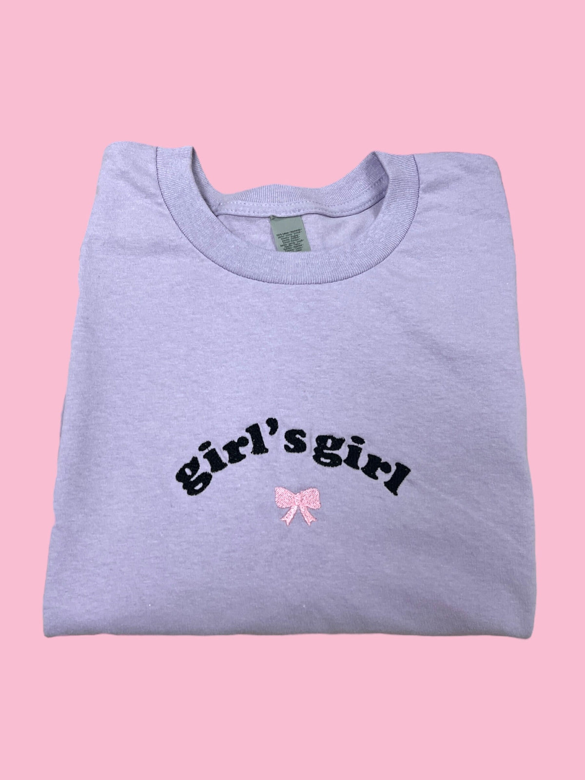 a t - shirt with the words girl&#39;s girl on it